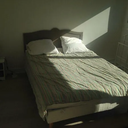 Superbe Centre Ville Laval Apartment *